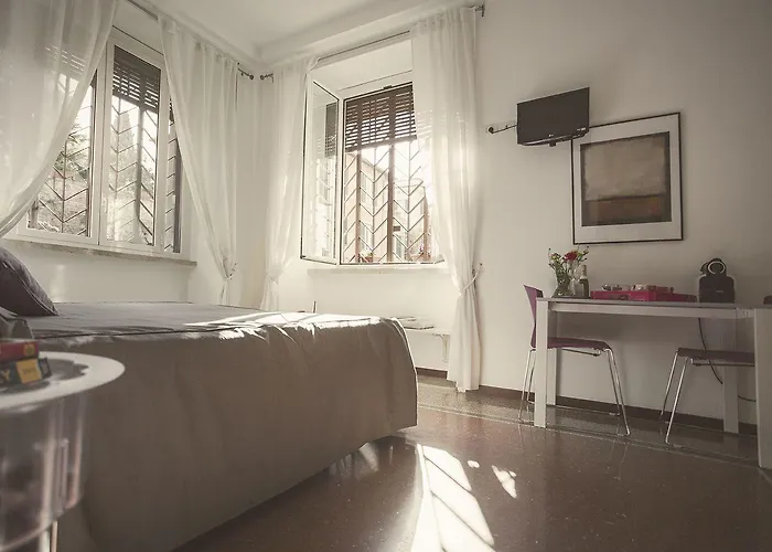 בית הארחה Maison Colosseo 4*