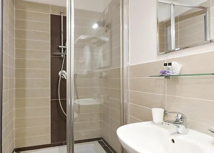 בית הארחה Maison Colosseo 4*